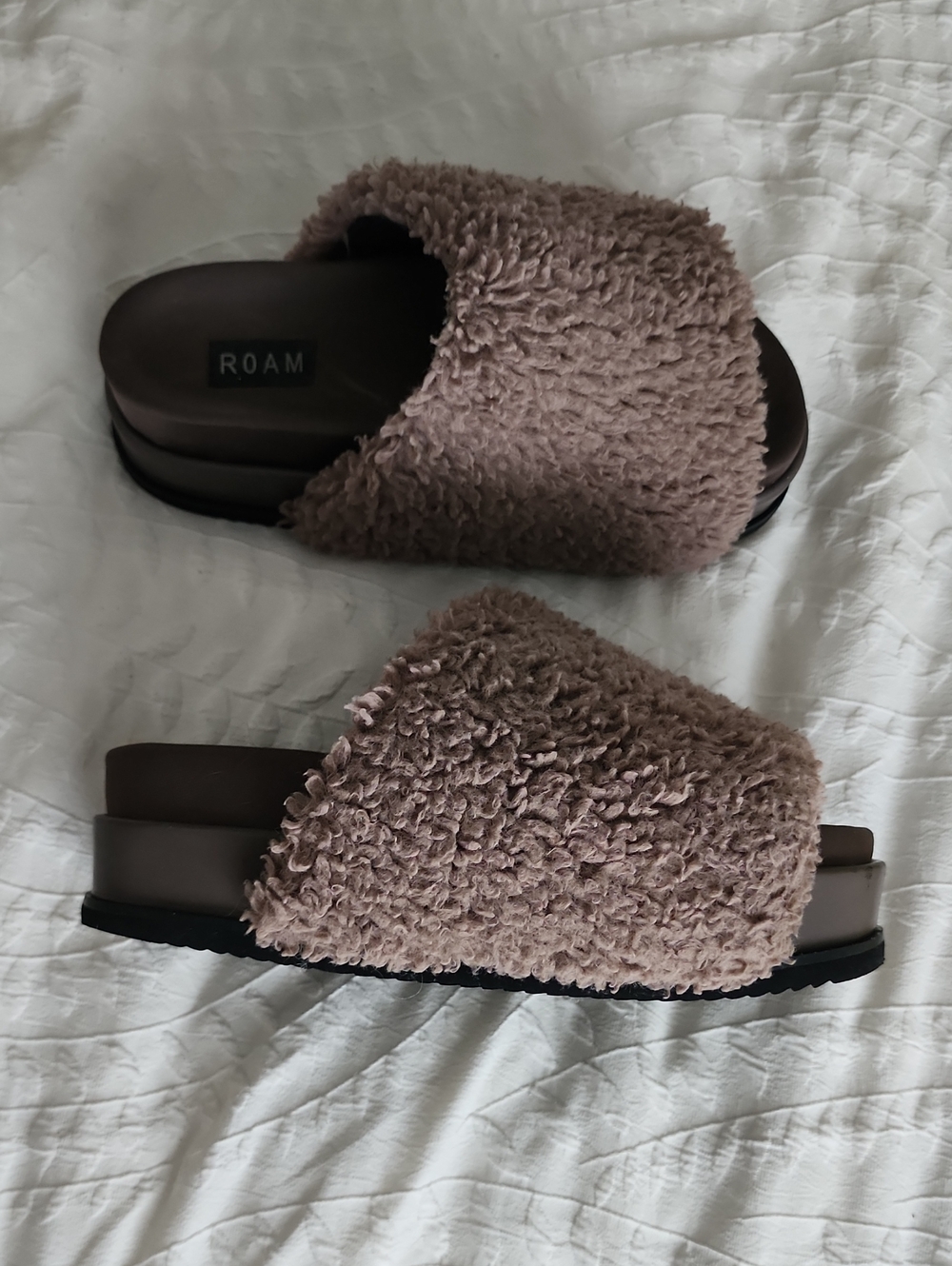 Roam Fuzzy Platform Sludes Size 7 - Picture 2 of 9